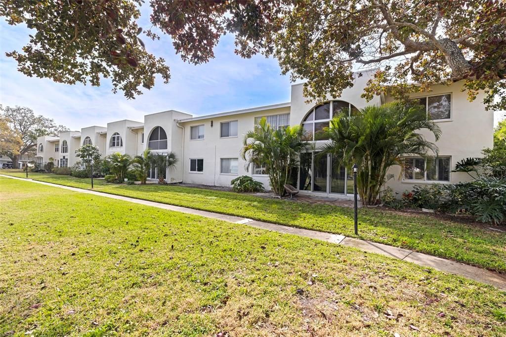 Active With Contract: $184,000 (2 beds, 2 baths, 1145 Square Feet)
