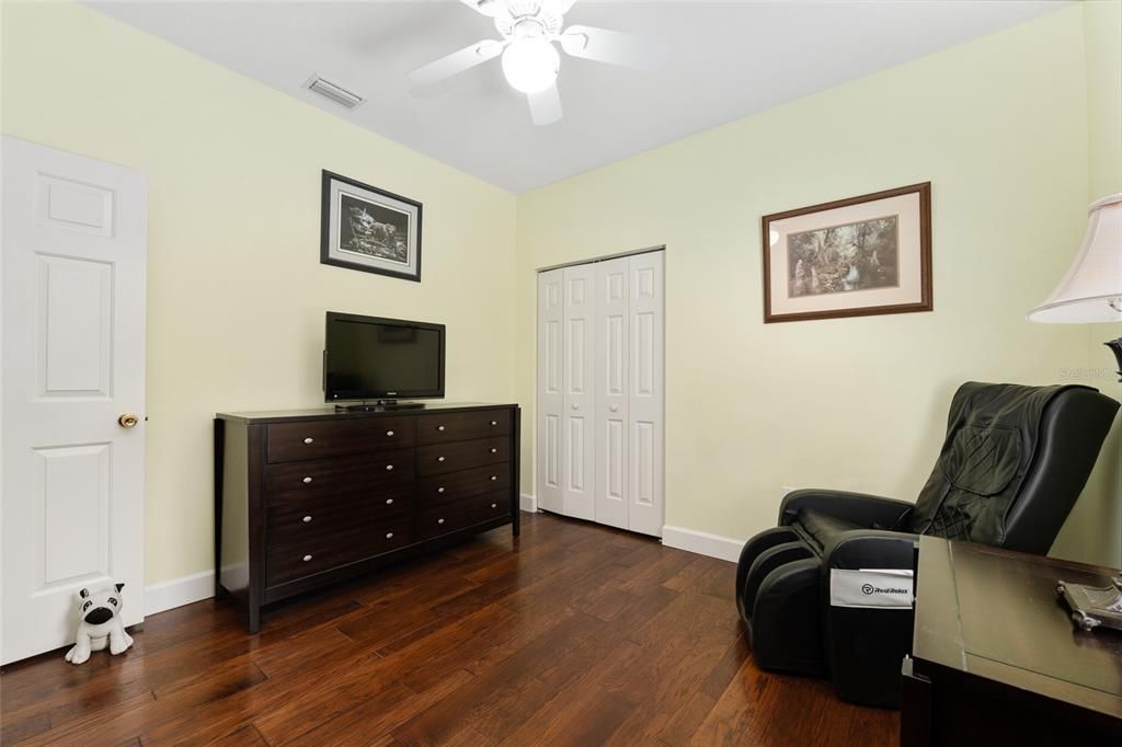 Под контрактом: $595,000 (4 спален, 3 ванн, 2487 Квадратных фут)