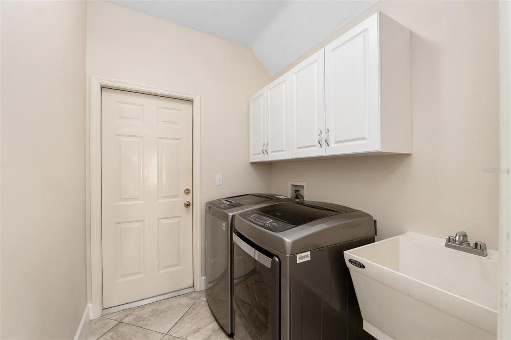 Под контрактом: $595,000 (4 спален, 3 ванн, 2487 Квадратных фут)