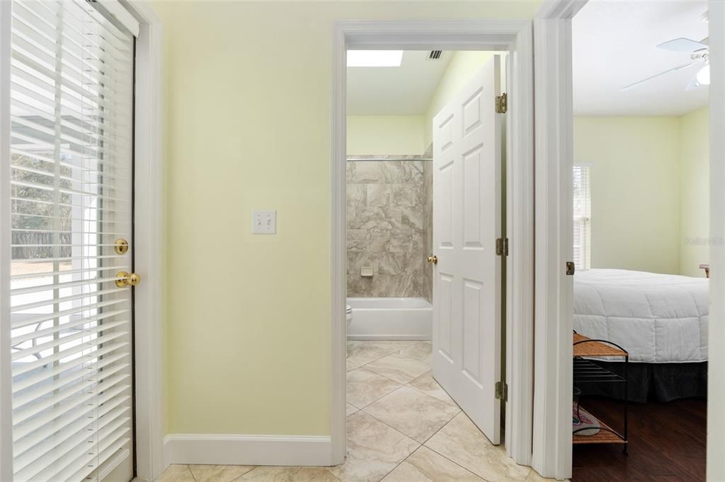 Под контрактом: $595,000 (4 спален, 3 ванн, 2487 Квадратных фут)