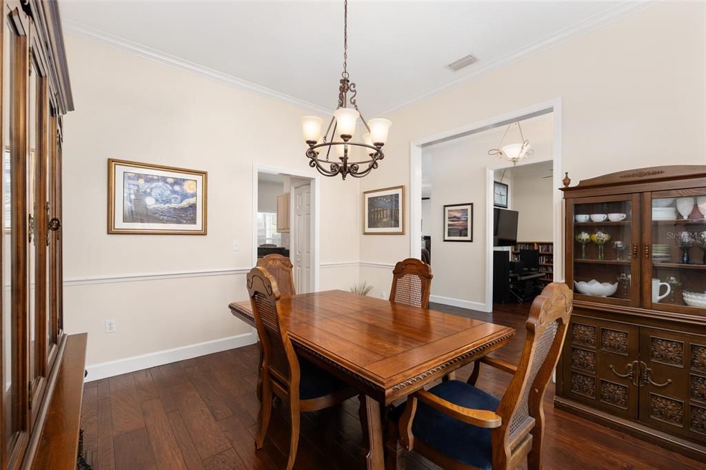 Под контрактом: $595,000 (4 спален, 3 ванн, 2487 Квадратных фут)