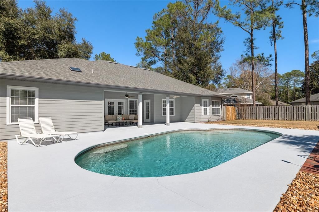 Под контрактом: $595,000 (4 спален, 3 ванн, 2487 Квадратных фут)