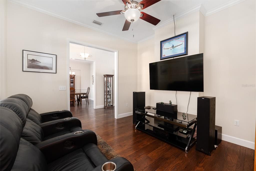 Под контрактом: $595,000 (4 спален, 3 ванн, 2487 Квадратных фут)