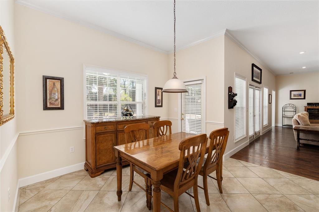 Под контрактом: $595,000 (4 спален, 3 ванн, 2487 Квадратных фут)