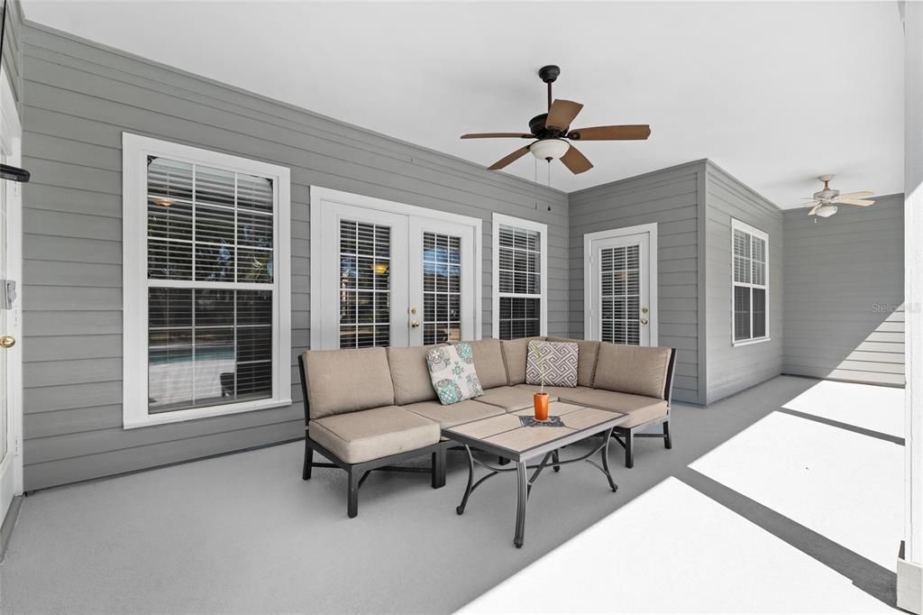 Под контрактом: $595,000 (4 спален, 3 ванн, 2487 Квадратных фут)