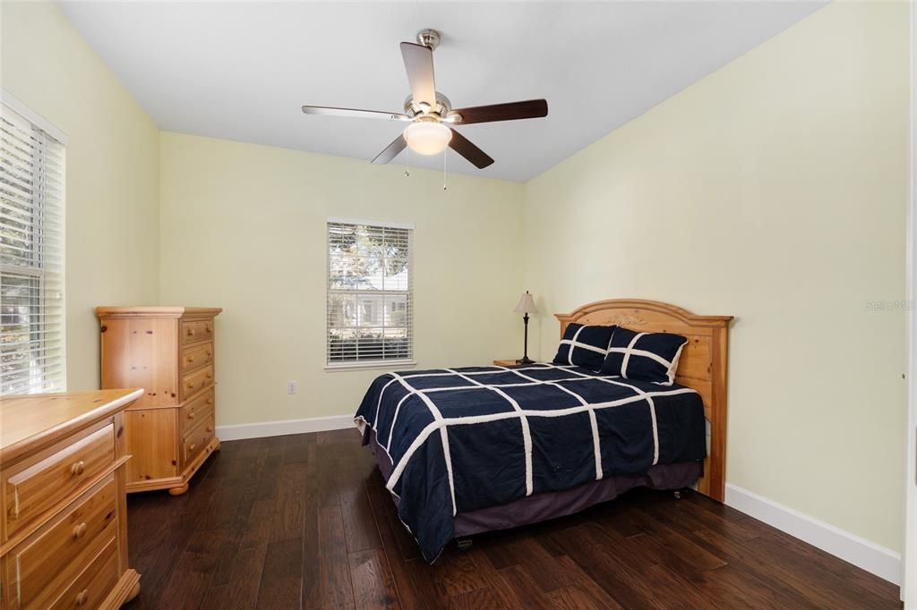 Под контрактом: $595,000 (4 спален, 3 ванн, 2487 Квадратных фут)