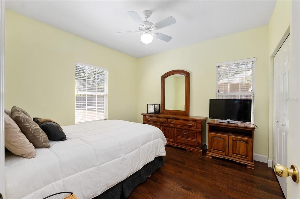 Под контрактом: $595,000 (4 спален, 3 ванн, 2487 Квадратных фут)