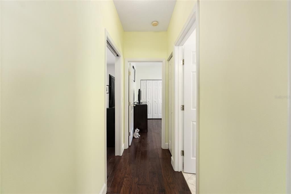 Под контрактом: $595,000 (4 спален, 3 ванн, 2487 Квадратных фут)