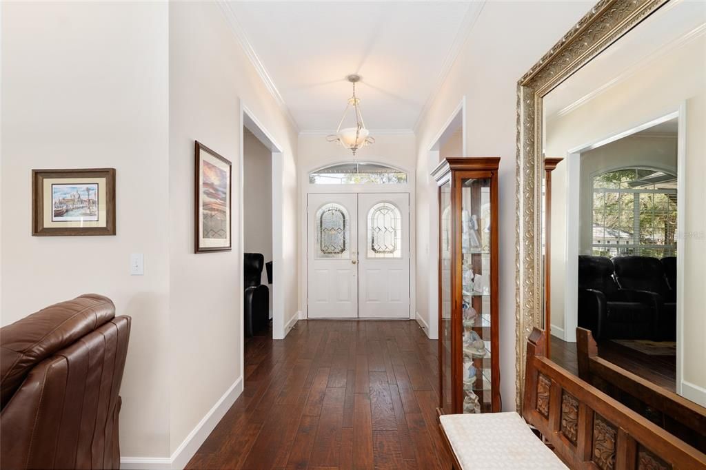 Под контрактом: $595,000 (4 спален, 3 ванн, 2487 Квадратных фут)