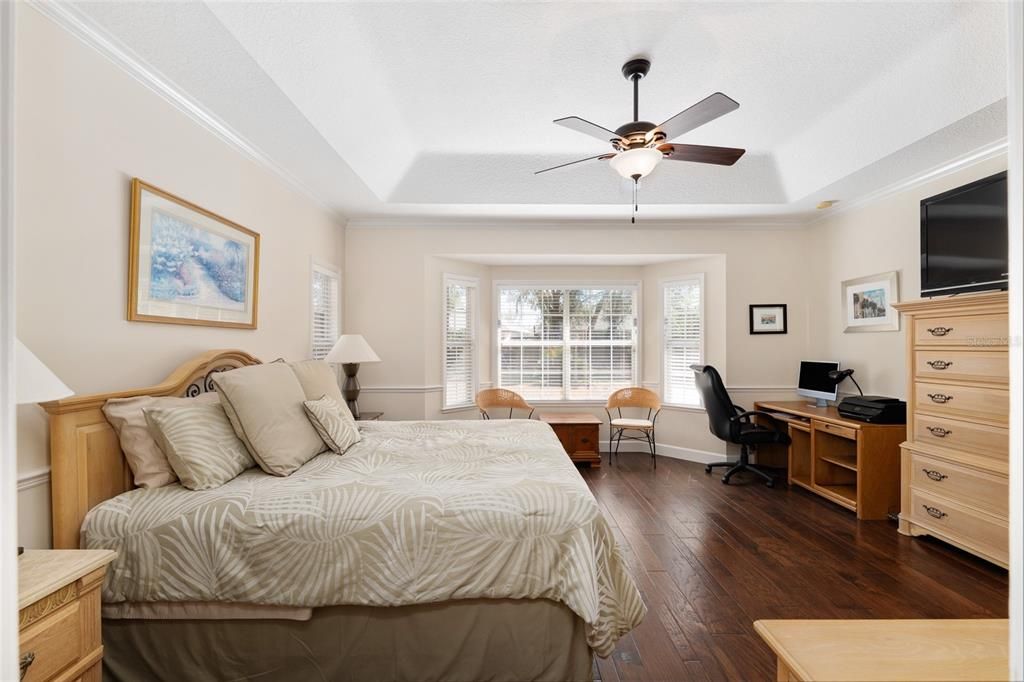 Под контрактом: $595,000 (4 спален, 3 ванн, 2487 Квадратных фут)