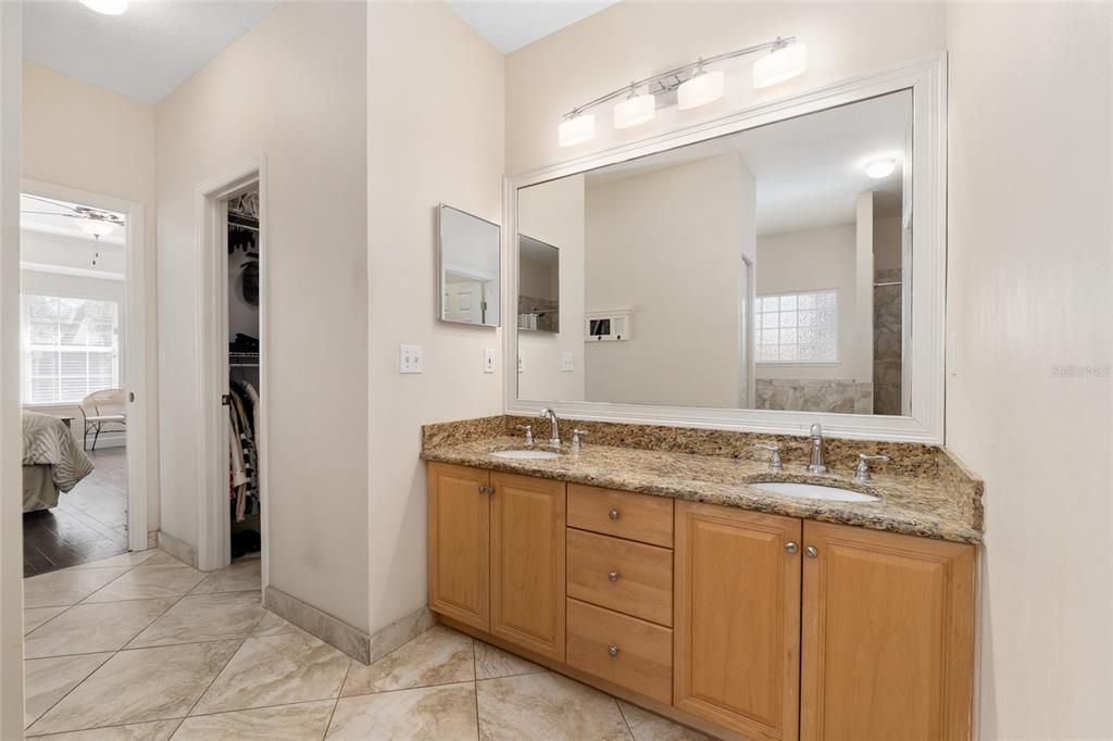 Под контрактом: $595,000 (4 спален, 3 ванн, 2487 Квадратных фут)