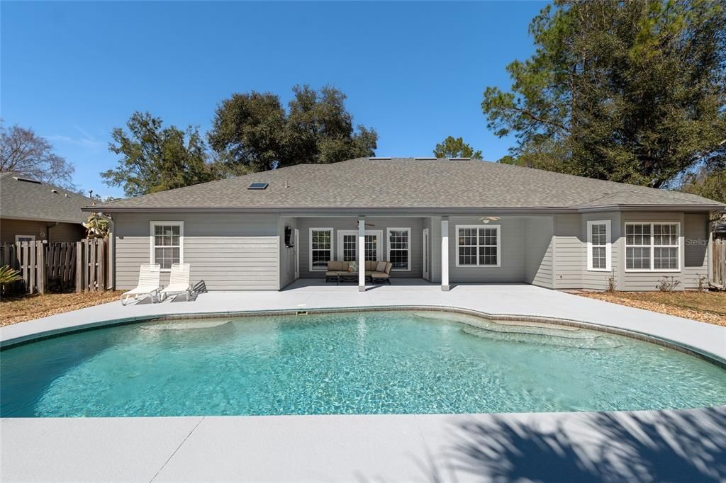 Под контрактом: $595,000 (4 спален, 3 ванн, 2487 Квадратных фут)