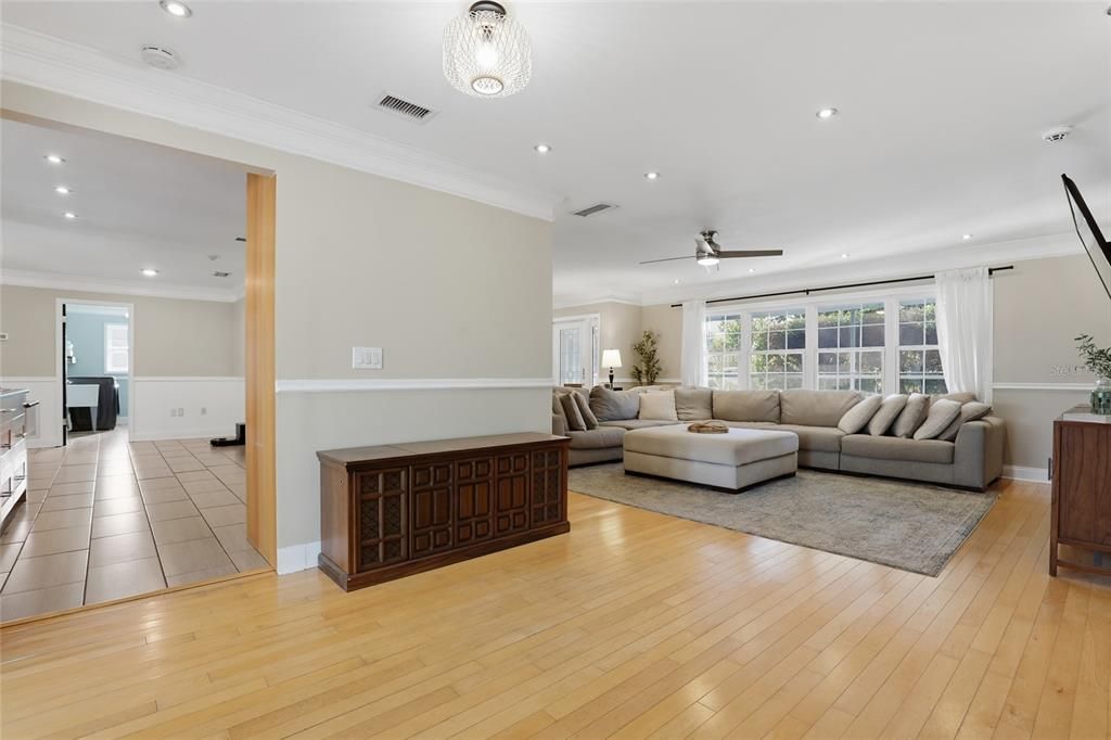 Activo con contrato: $475,000 (3 camas, 2 baños, 1964 Pies cuadrados)