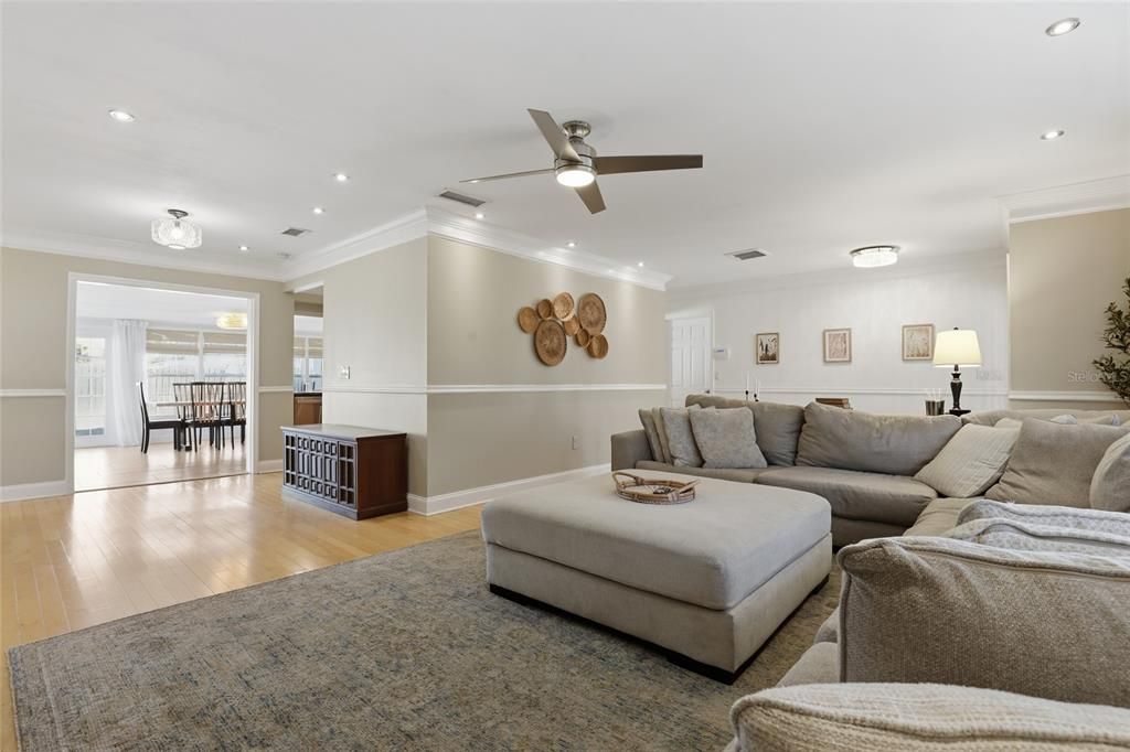 Activo con contrato: $475,000 (3 camas, 2 baños, 1964 Pies cuadrados)