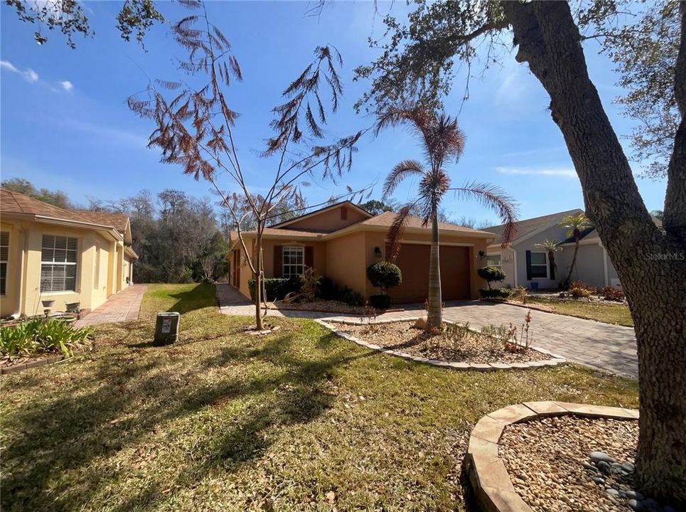 Active With Contract: $215,000 (2 beds, 2 baths, 1240 Square Feet)