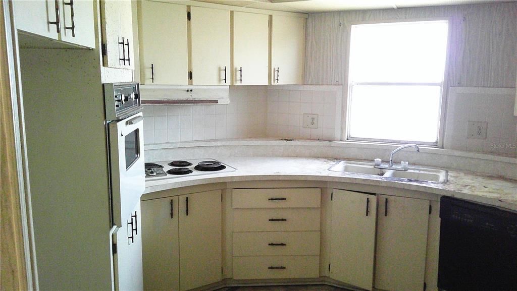 Active With Contract: $95,000 (2 beds, 2 baths, 1344 Square Feet)