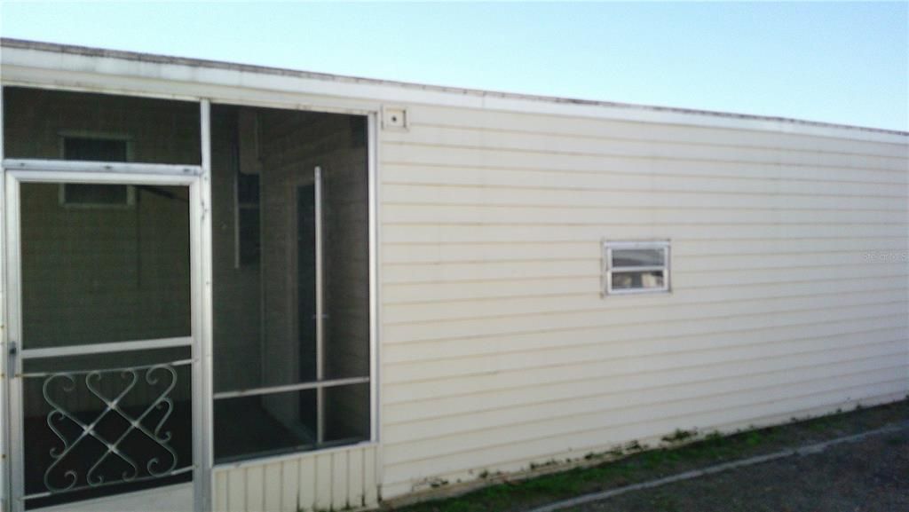 Active With Contract: $95,000 (2 beds, 2 baths, 1344 Square Feet)