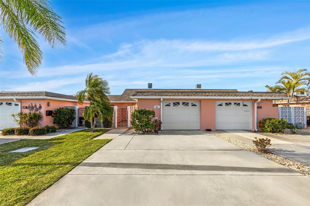 For Sale: $550,000 (2 beds, 2 baths, 1660 Square Feet)