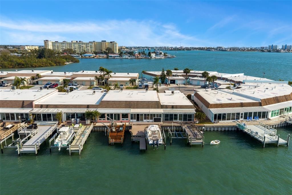 For Sale: $550,000 (2 beds, 2 baths, 1660 Square Feet)