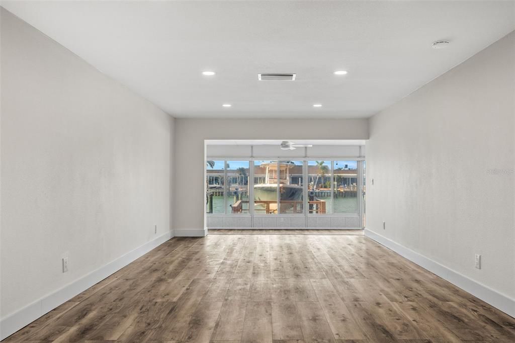For Sale: $550,000 (2 beds, 2 baths, 1660 Square Feet)