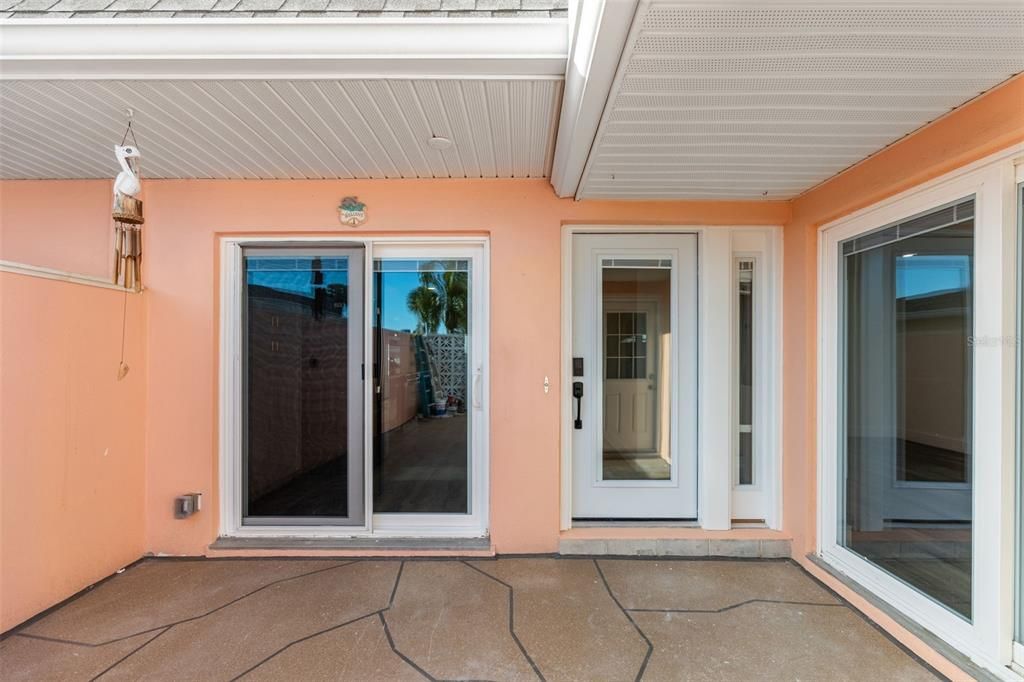 For Sale: $550,000 (2 beds, 2 baths, 1660 Square Feet)