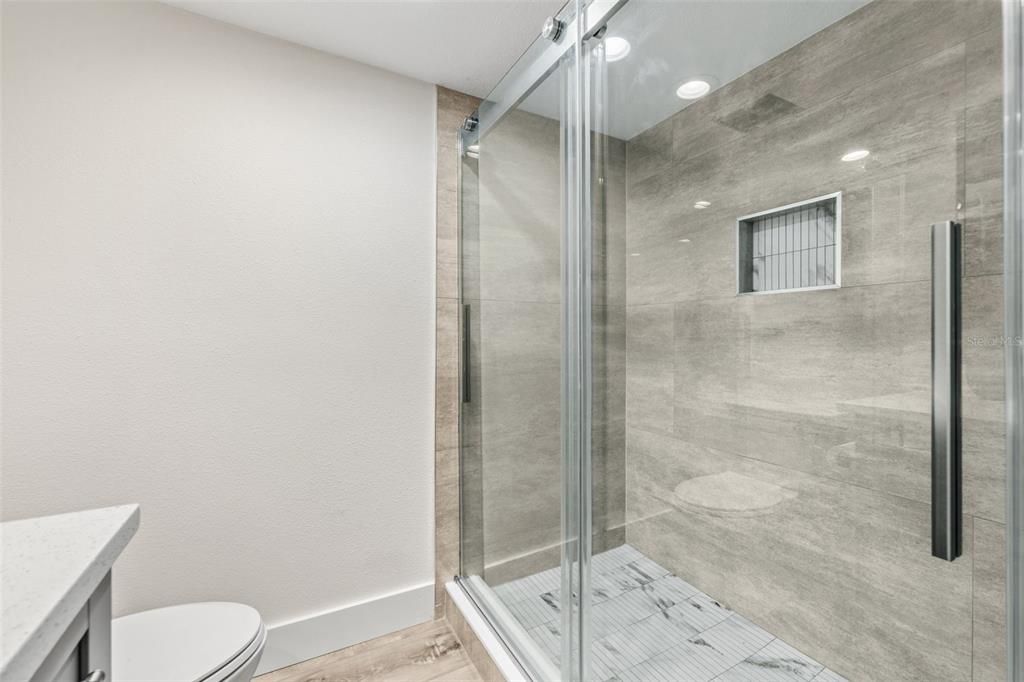 For Sale: $550,000 (2 beds, 2 baths, 1660 Square Feet)