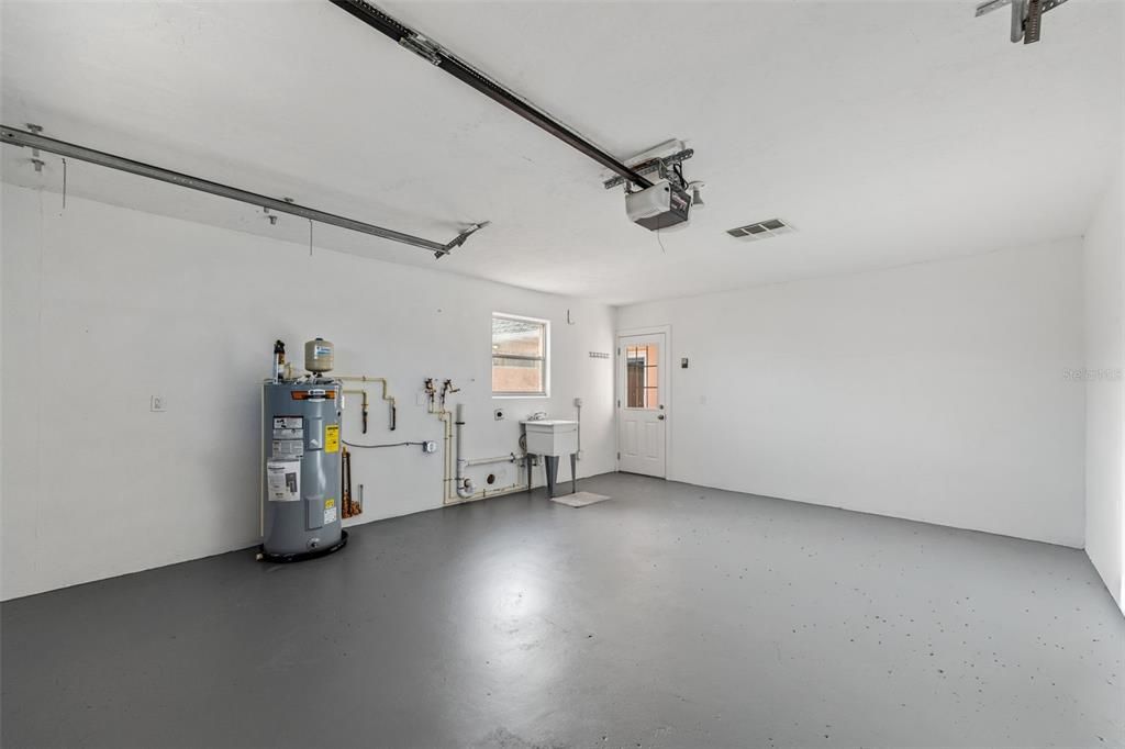 For Sale: $550,000 (2 beds, 2 baths, 1660 Square Feet)