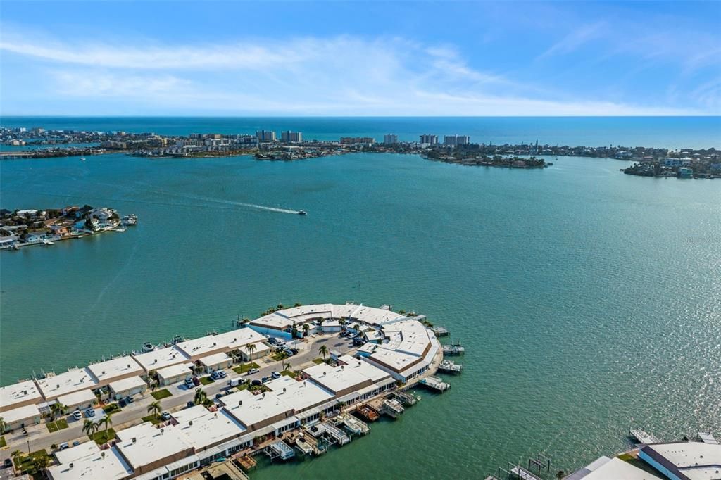 For Sale: $550,000 (2 beds, 2 baths, 1660 Square Feet)