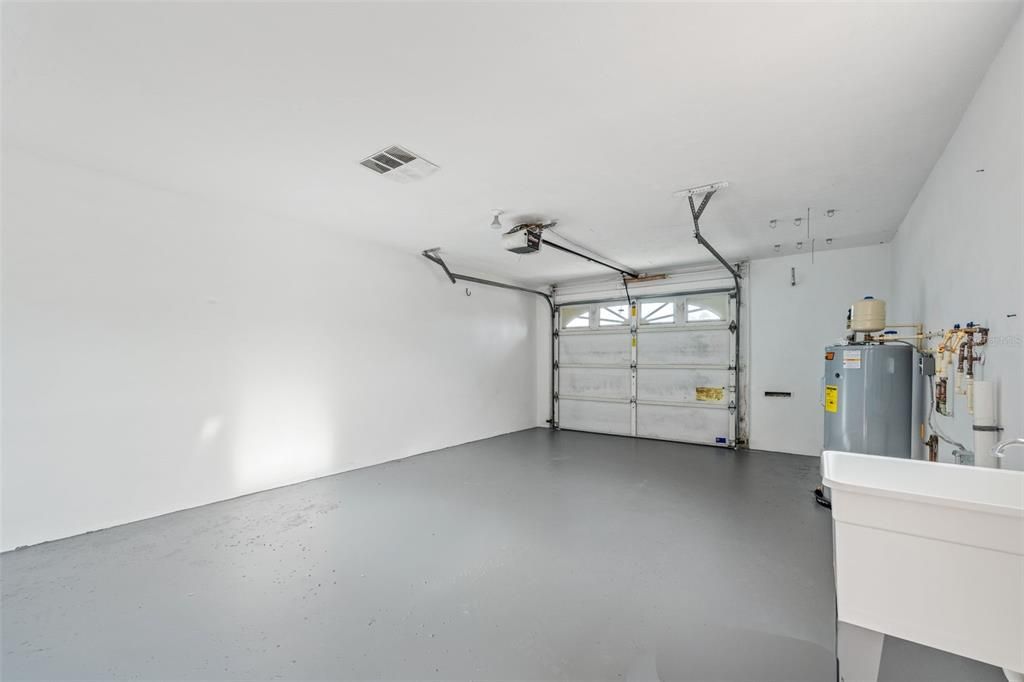 For Sale: $550,000 (2 beds, 2 baths, 1660 Square Feet)