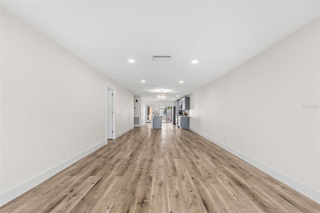 For Sale: $550,000 (2 beds, 2 baths, 1660 Square Feet)