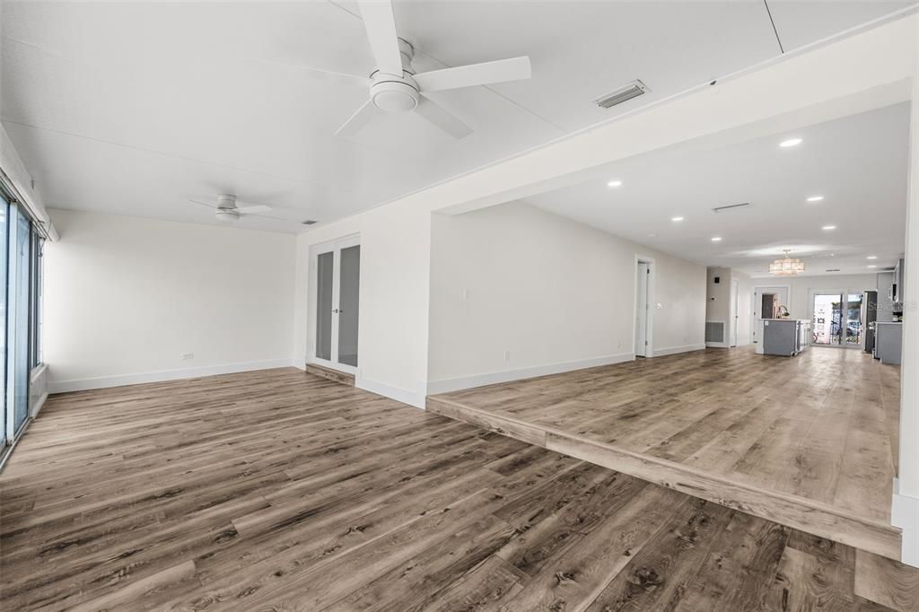For Sale: $550,000 (2 beds, 2 baths, 1660 Square Feet)