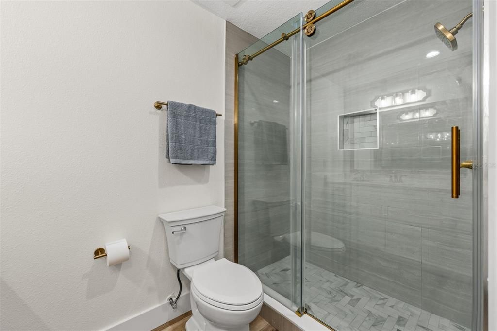 For Sale: $550,000 (2 beds, 2 baths, 1660 Square Feet)