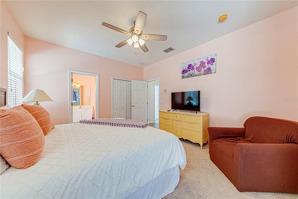 Active With Contract: $2,350 (4 beds, 3 baths, 1689 Square Feet)