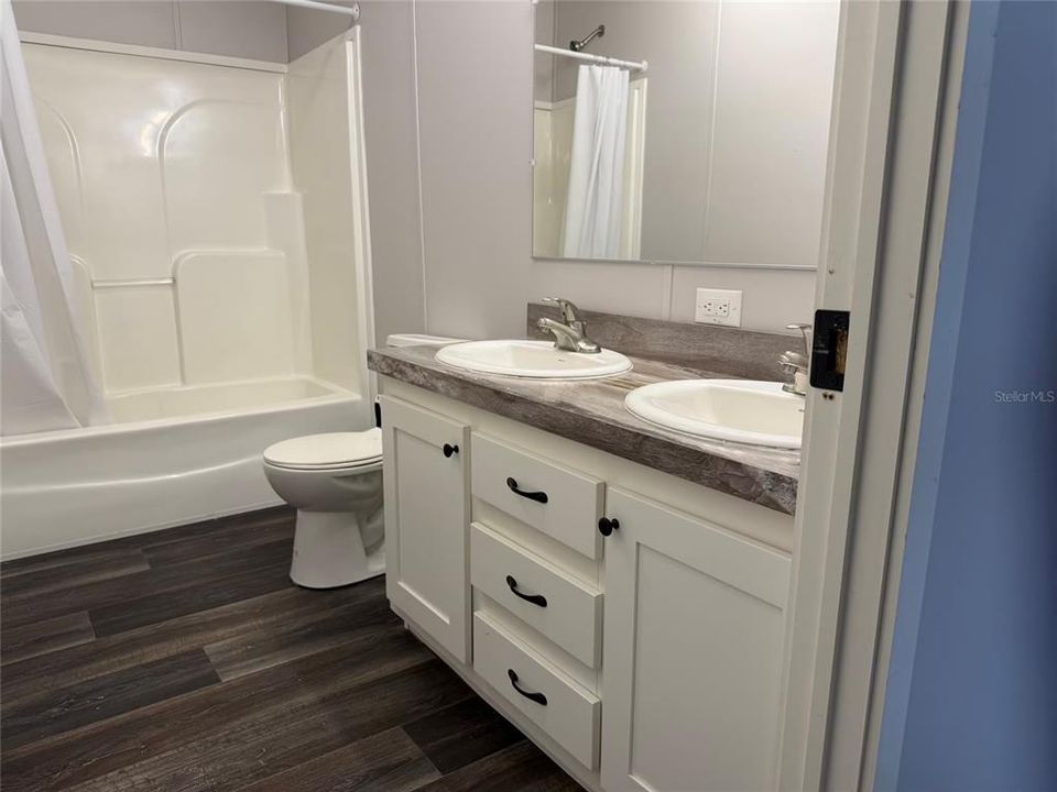 待售: $259,900 (3 贝兹, 2 浴室, 1680 平方英尺)