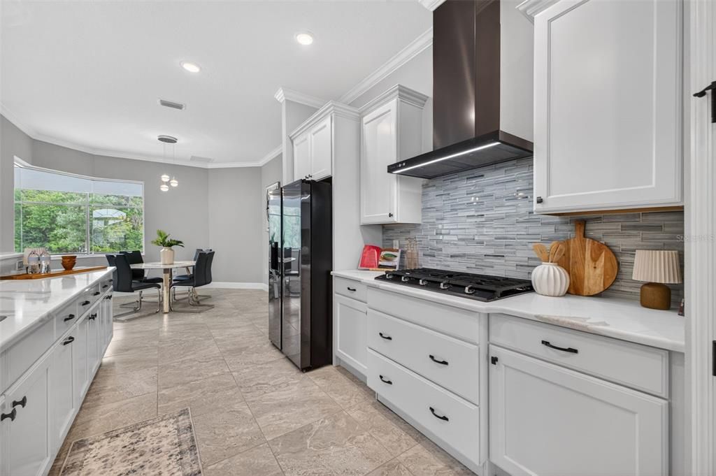 Activo con contrato: $749,000 (3 camas, 3 baños, 2630 Pies cuadrados)