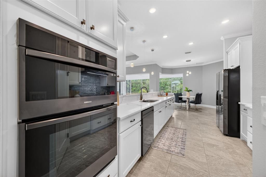 Activo con contrato: $749,000 (3 camas, 3 baños, 2630 Pies cuadrados)
