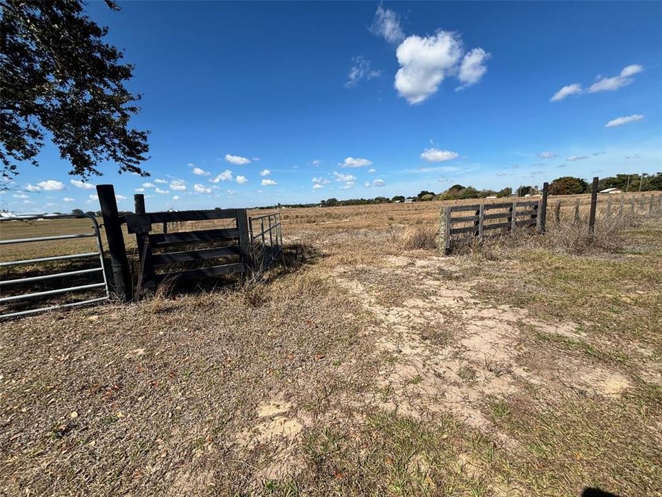 En Venta: $799,000 (21.83 acres)