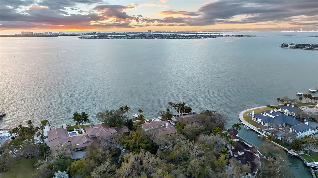 En Venta: $6,990,000 (4 camas, 3 baños, 5450 Pies cuadrados)