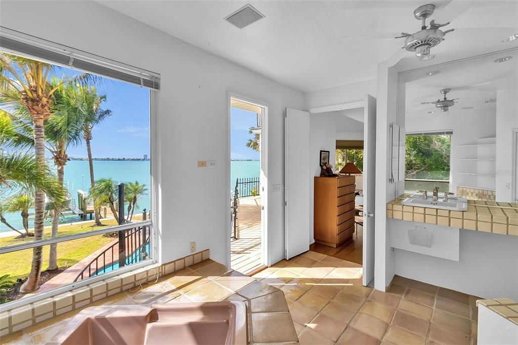 En Venta: $6,990,000 (4 camas, 3 baños, 5450 Pies cuadrados)