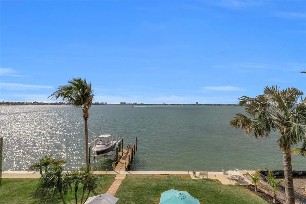 En Venta: $6,990,000 (4 camas, 3 baños, 5450 Pies cuadrados)