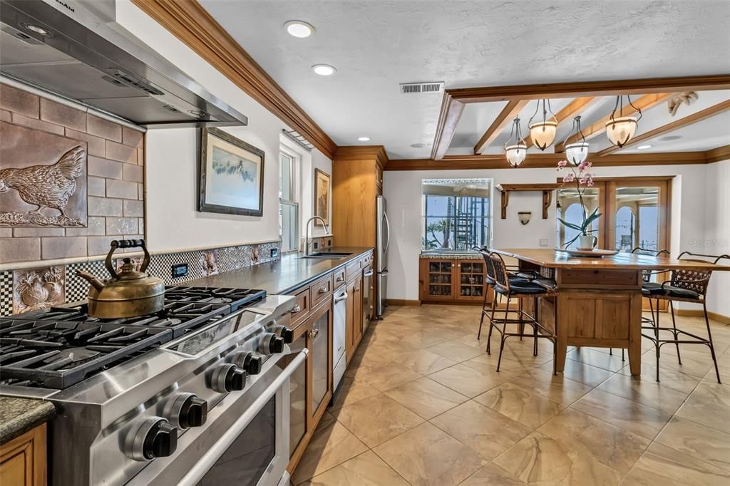 En Venta: $6,990,000 (4 camas, 3 baños, 5450 Pies cuadrados)