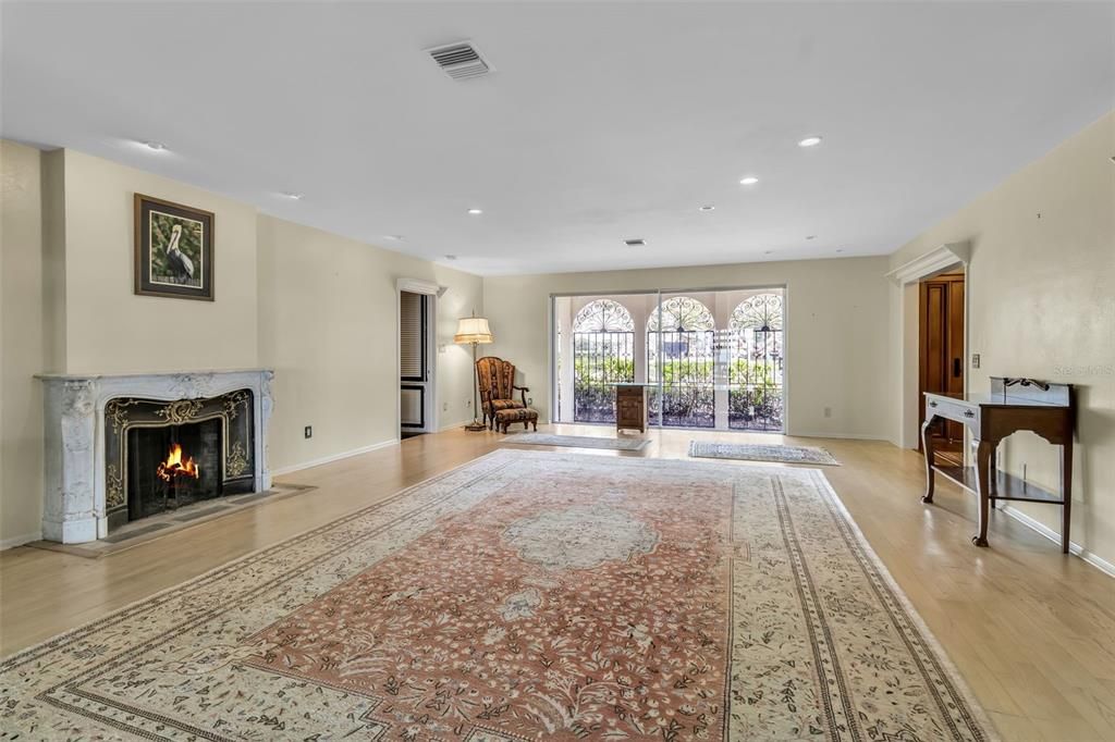 En Venta: $6,990,000 (4 camas, 3 baños, 5450 Pies cuadrados)