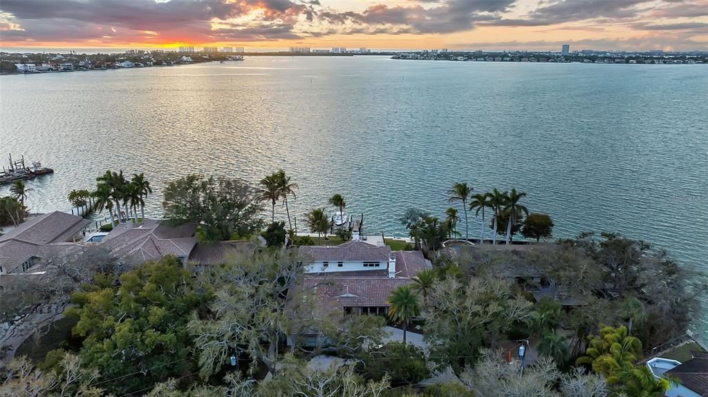 En Venta: $6,990,000 (4 camas, 3 baños, 5450 Pies cuadrados)