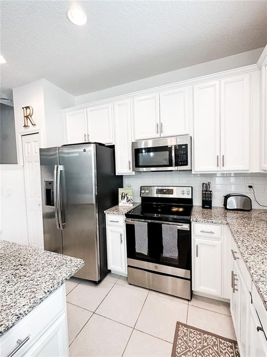 For Rent: $2,600 (3 beds, 2 baths, 1438 Square Feet)