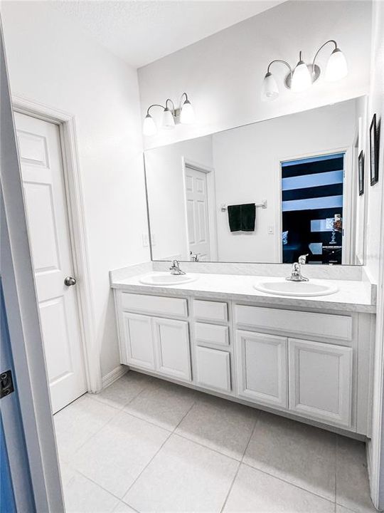 For Rent: $2,600 (3 beds, 2 baths, 1438 Square Feet)