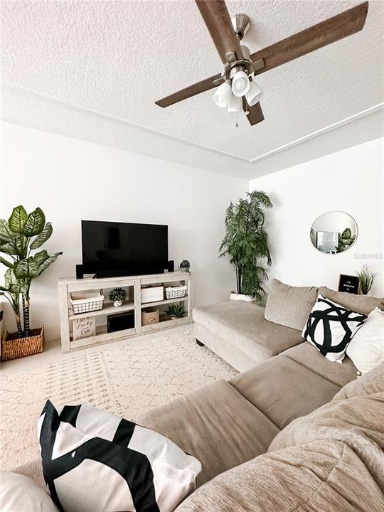 For Rent: $2,600 (3 beds, 2 baths, 1438 Square Feet)