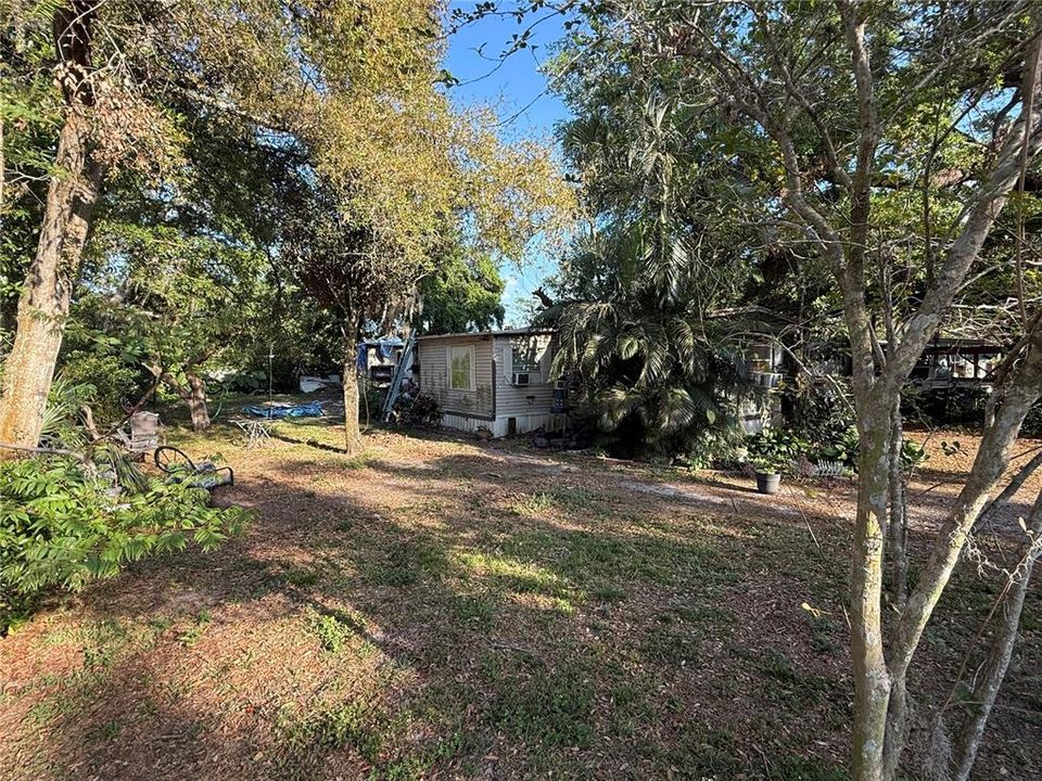 На продажу: $92,500 (0.26 acres)