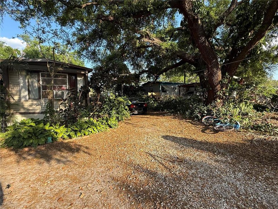 На продажу: $92,500 (0.26 acres)