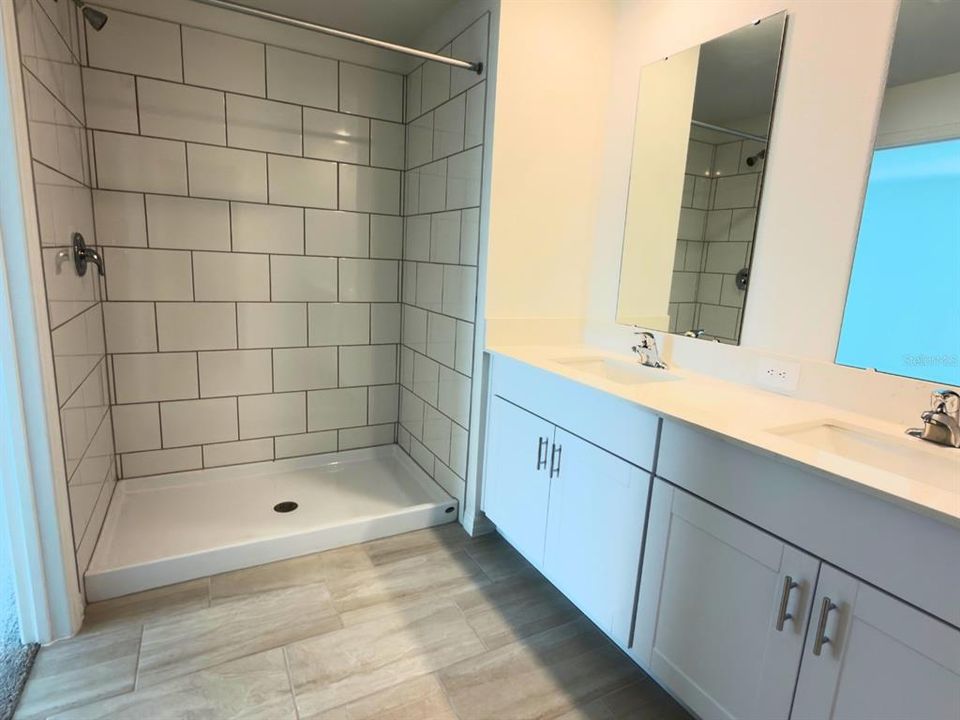 En Renta: $2,400 (4 camas, 2 baños, 1817 Pies cuadrados)