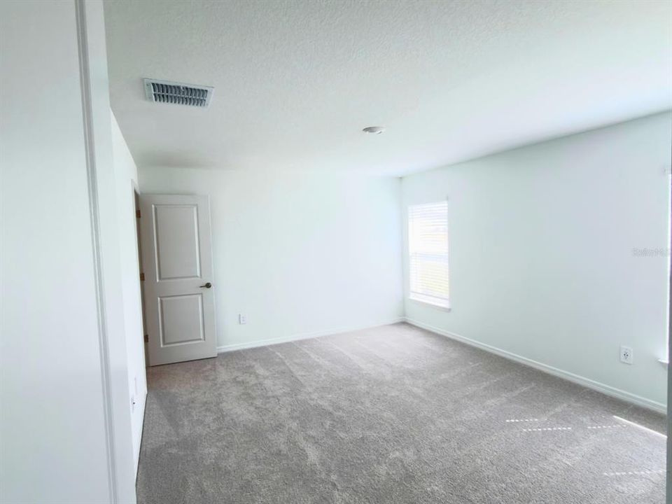 En Renta: $2,400 (4 camas, 2 baños, 1817 Pies cuadrados)